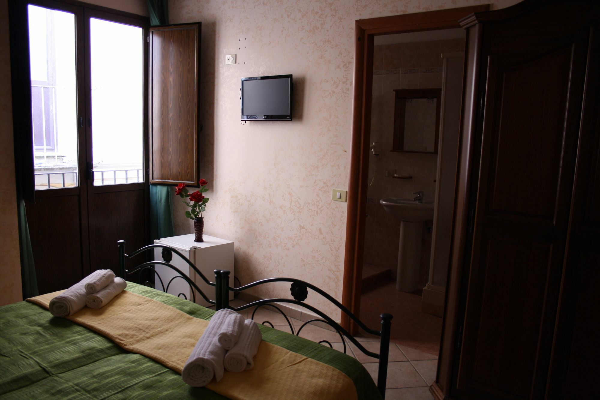 Cityguesthouse קטנזארו מראה חיצוני תמונה