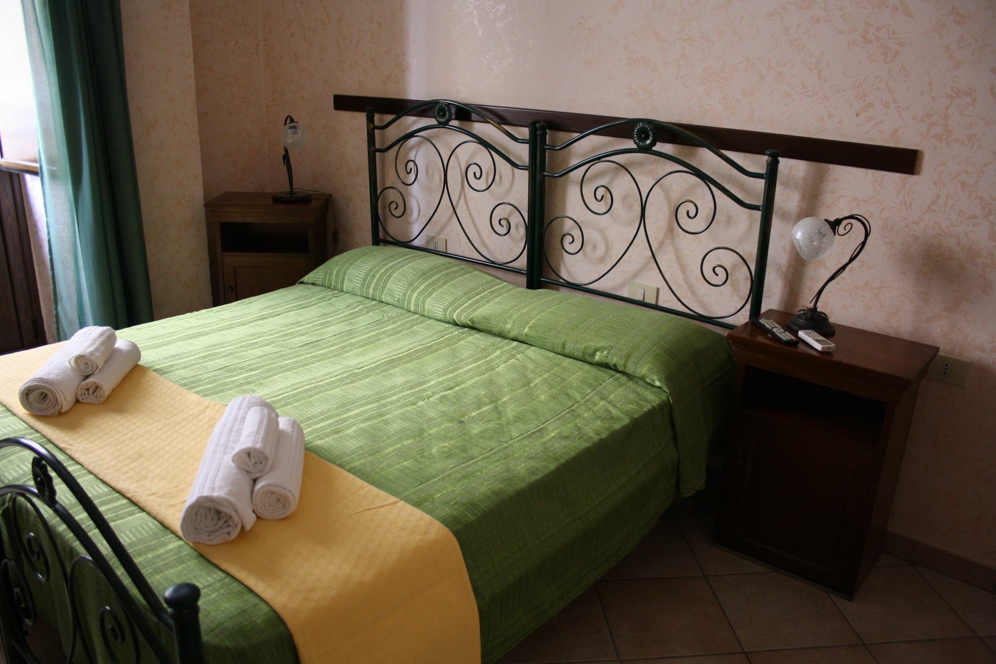 Cityguesthouse קטנזארו מראה חיצוני תמונה